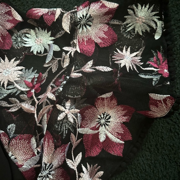 Black dress w sheer and laced sleeves and top - Picture 2 of 3